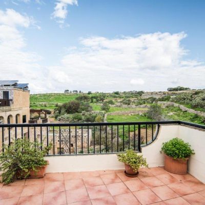 Terrace overlooking the countryside